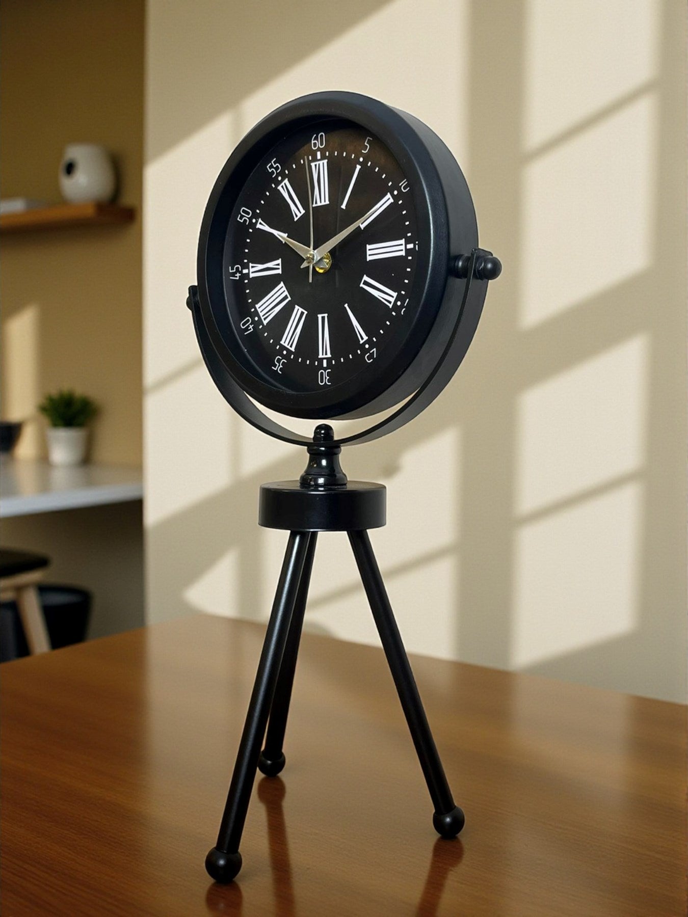 Zentime Heritage Black Üç Ayaklı Metal Masa Saati