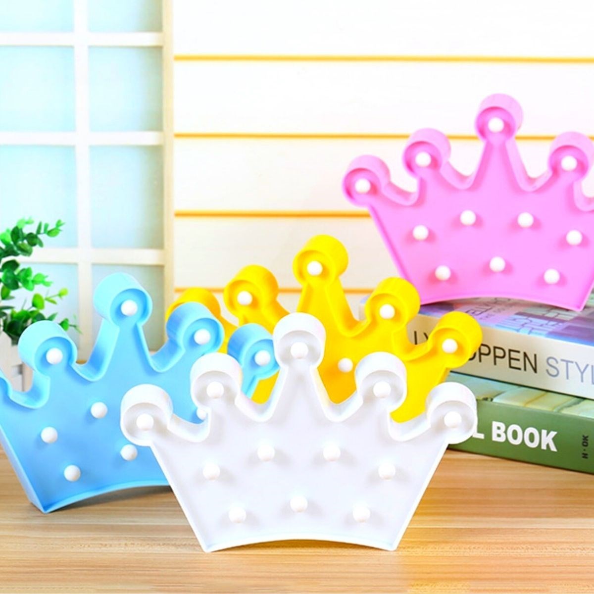 3D Dekoratif Pilli Kraliçe Tacı Model Led Masa ve Gece Lambası (5286)