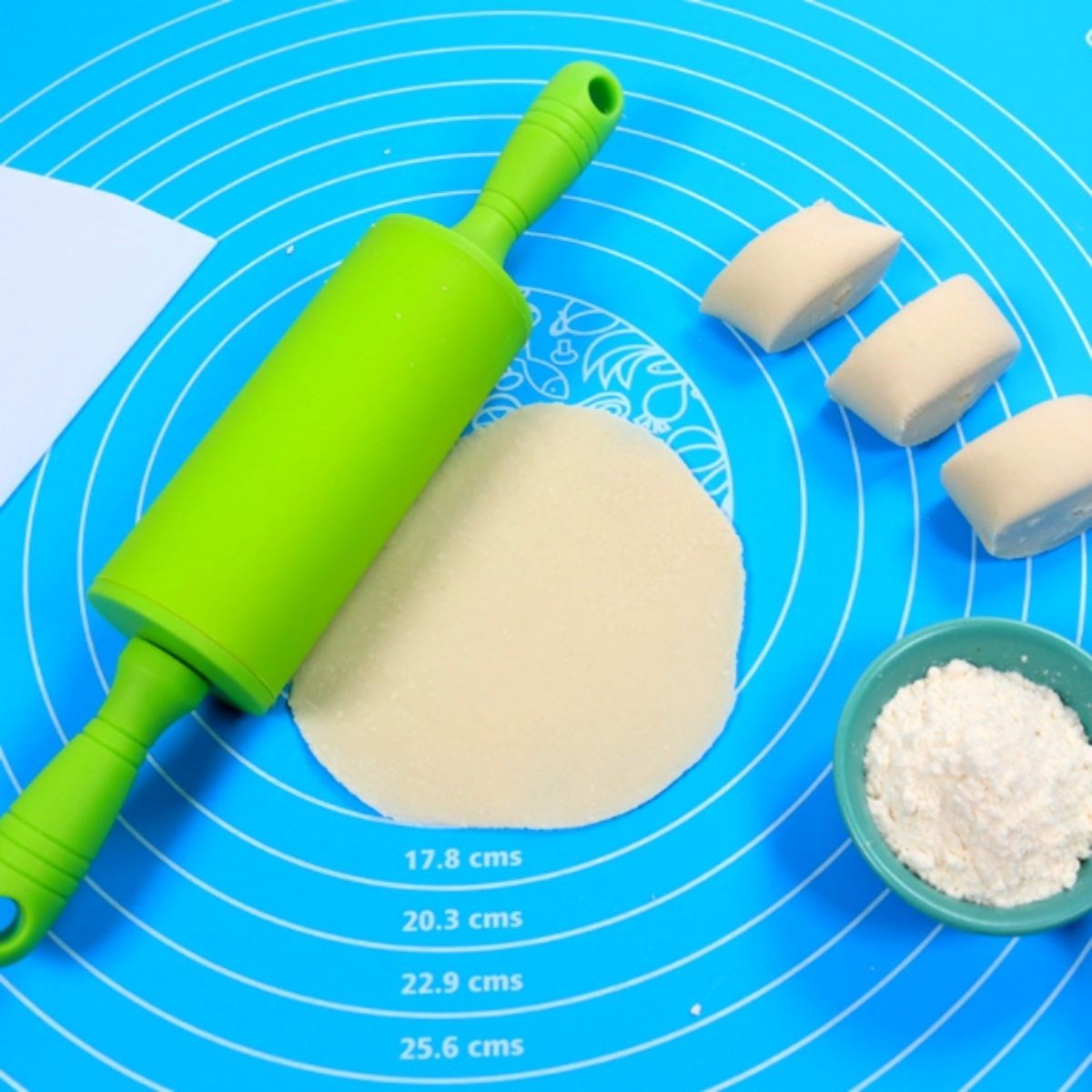 40*50 cm Silikon Ölçekli Kullanımı Kolay Hamur Açma Matı Ekmek Mantı Makarna Hamuru Yoğurma Matı (5286)