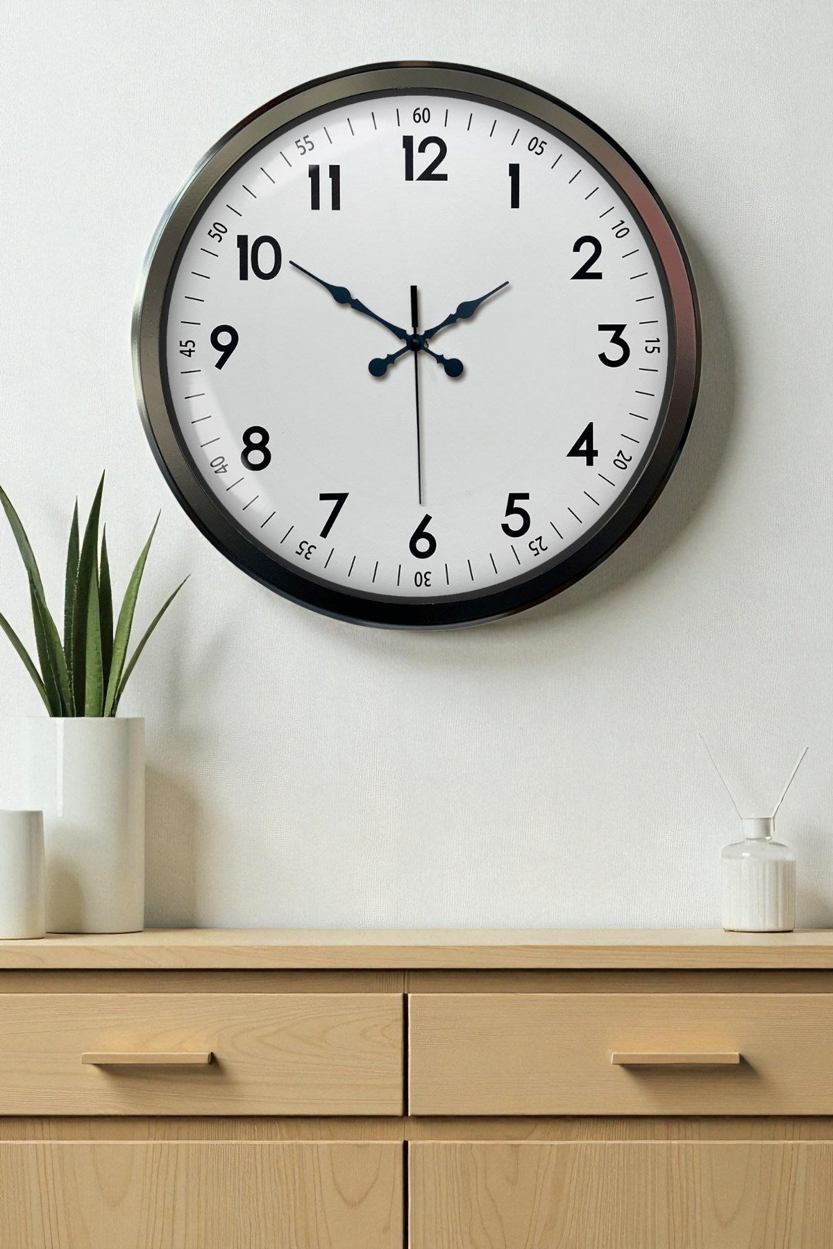 Black Classic 52 Cm Metal Modern Ve Şık Duvar Saati