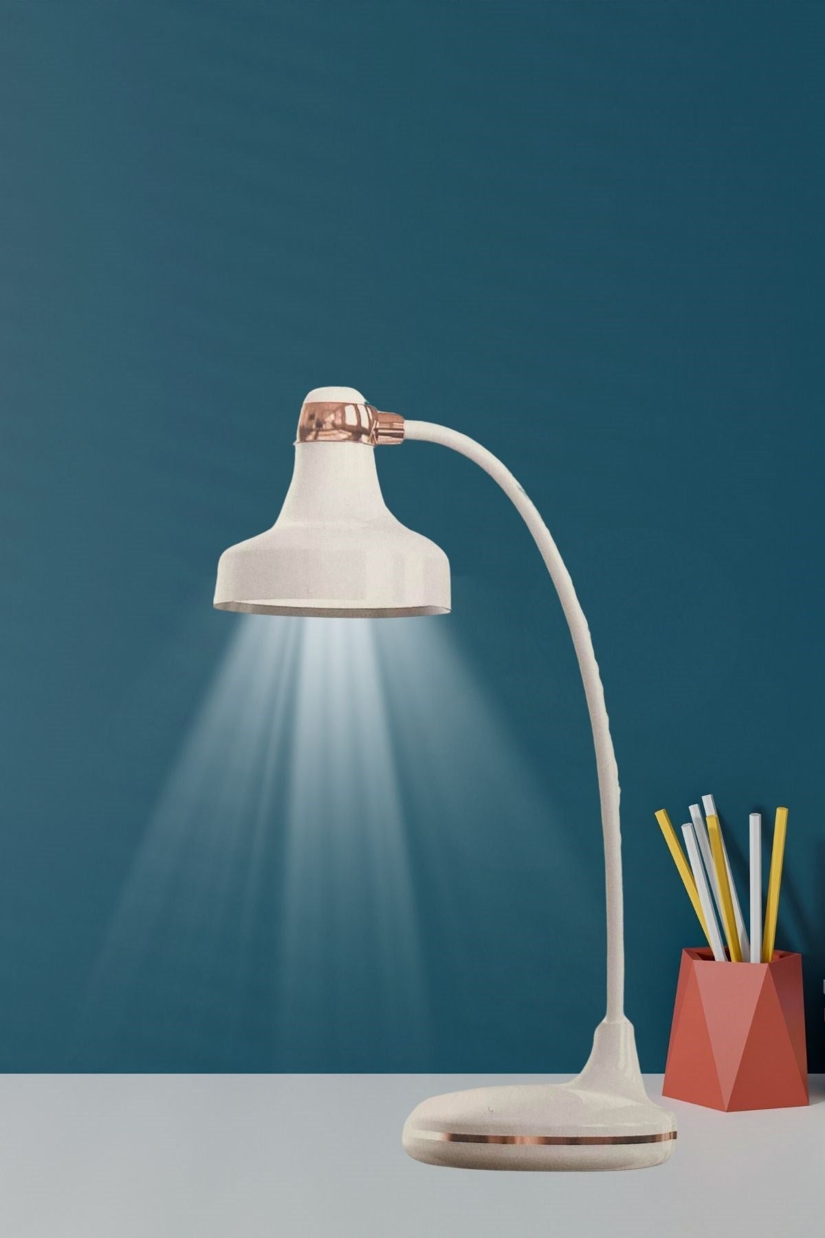 ANKAVERSE® Dokunmatik 3 Farklı LED Işıklı Çalışma Masası Üstü Lamba