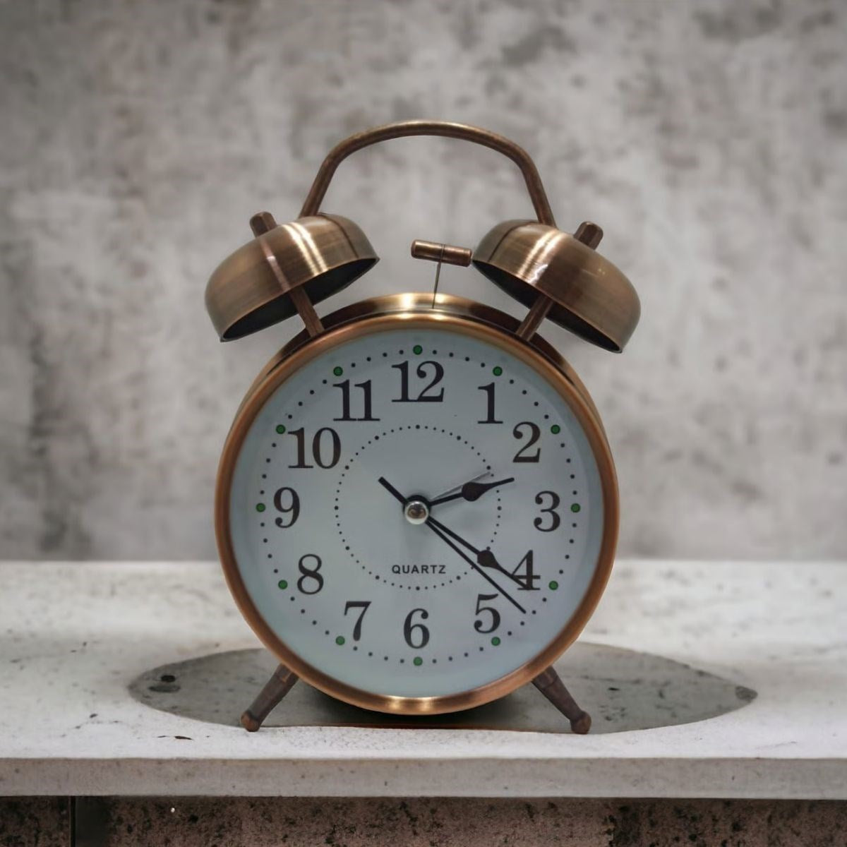 ANKAVERSE® Nostaljik Çalar Saat – Retro Tasarım, Sessiz Akan Mekanizma, Yüksek Sesli Alarm, Masa ve Komodin İçin Dekoratif Saat