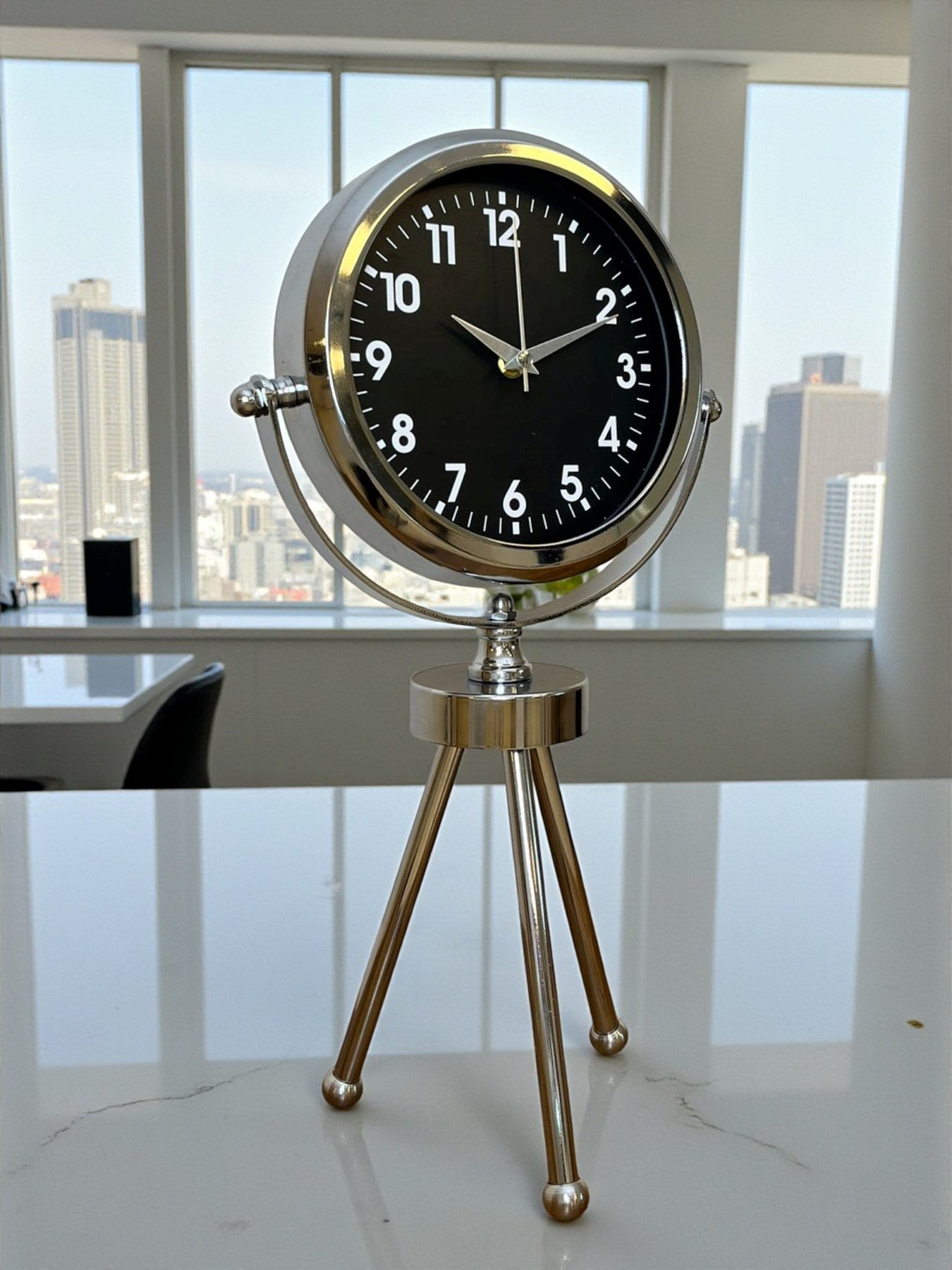 Zentime Silver Classic Tasarım Üç Ayaklı Metal Masa Saati