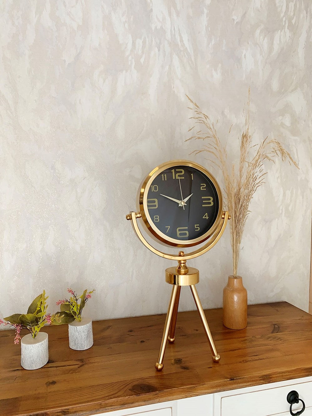 Gold Metal Mini Tripod Siyah İnci Masa Saati 45×26 cm - Şık ve Modern Dekoratif Tasarım