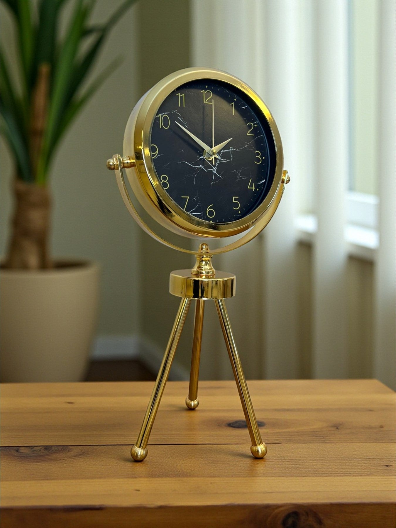 Zentime Gold & Black Uyumlu Şık Üç Ayaklı Metal Masa Saati