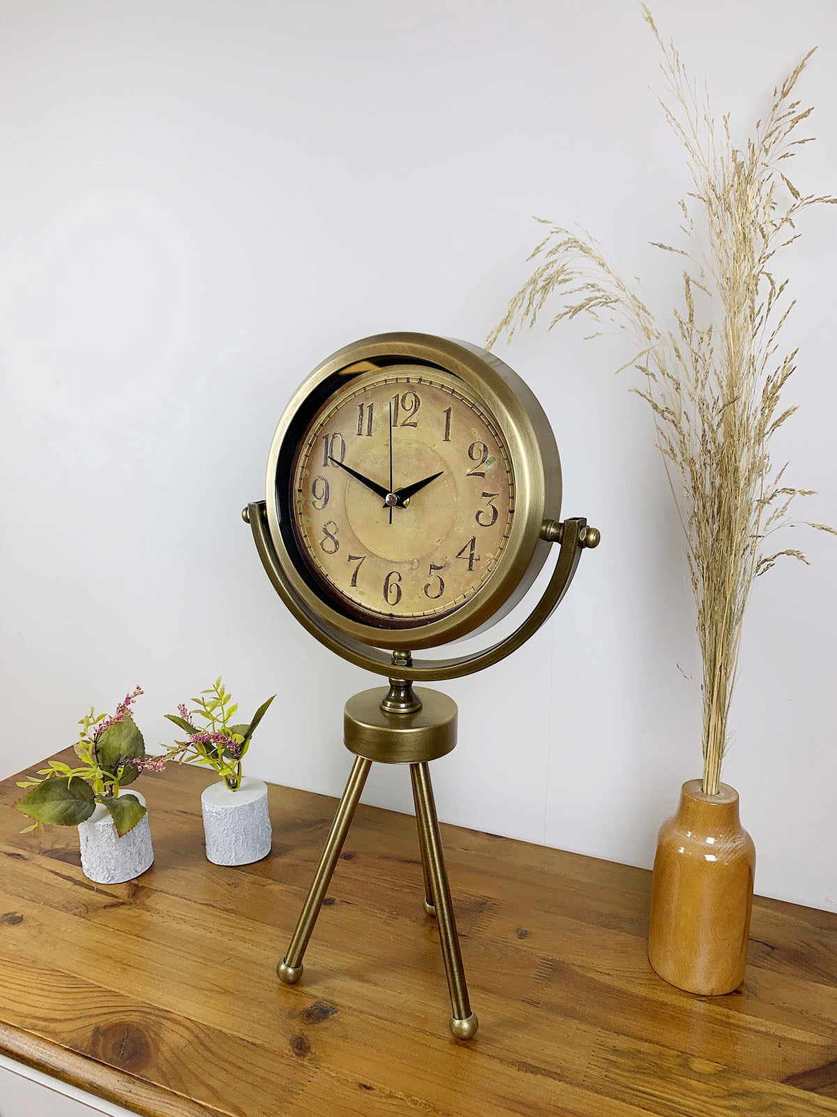 Zentime Eskitme Bronz Üç Ayaklı Metal Masa Saati