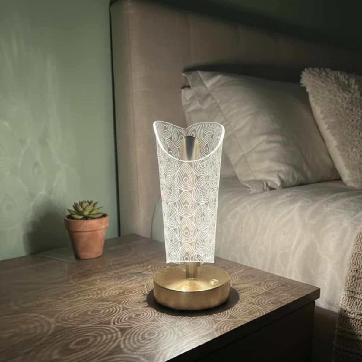 Açık Silindirik Kristal Damla Model LED Masa Lambası – Gold Tabanlı, Dokunmatik, 3 Renk Işık Modlu, Şarjlı Modern Dekoratif Gece Lambası (5286)