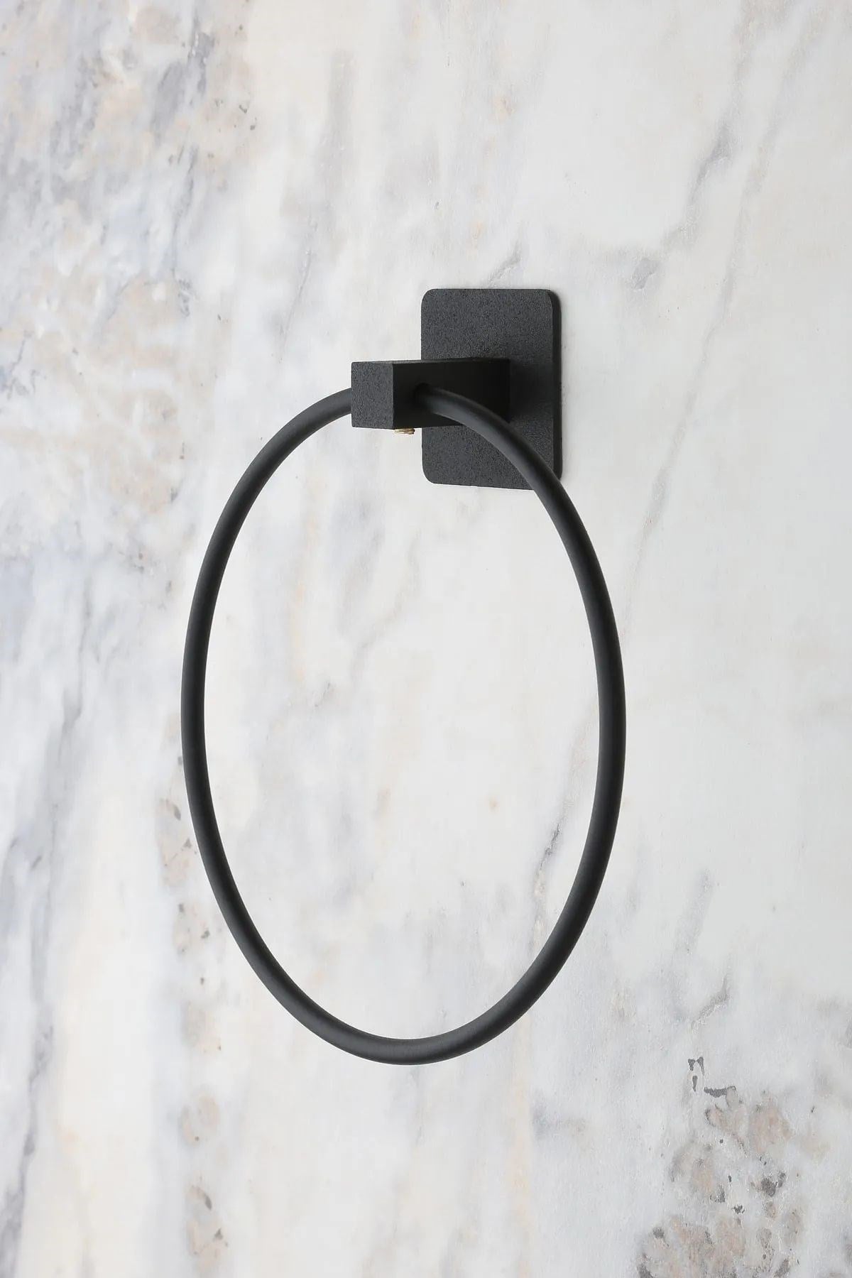 ANKAVERSE® Kendiliğinden Yapışkanlı Siyah Paslanmaz Metal Yuvarlak Havluluk