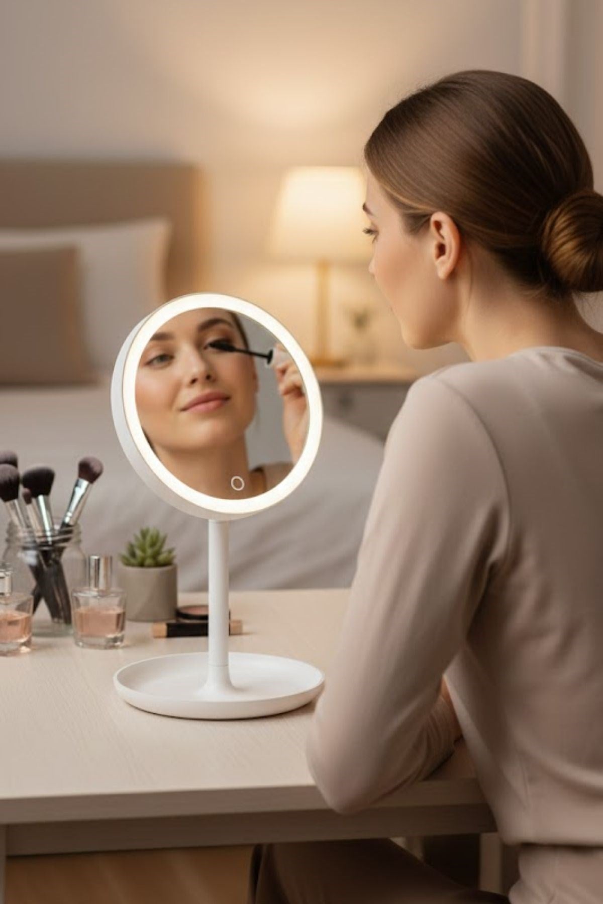 ANKAVERSE® LED Işıklı Yuvarlak Makyaj Aynası – Dokunmatik Ayarlanabilir Işık Tonlu, 360° Döner Masaüstü Profesyonel Makyaj ve Cilt Bakım Aynası