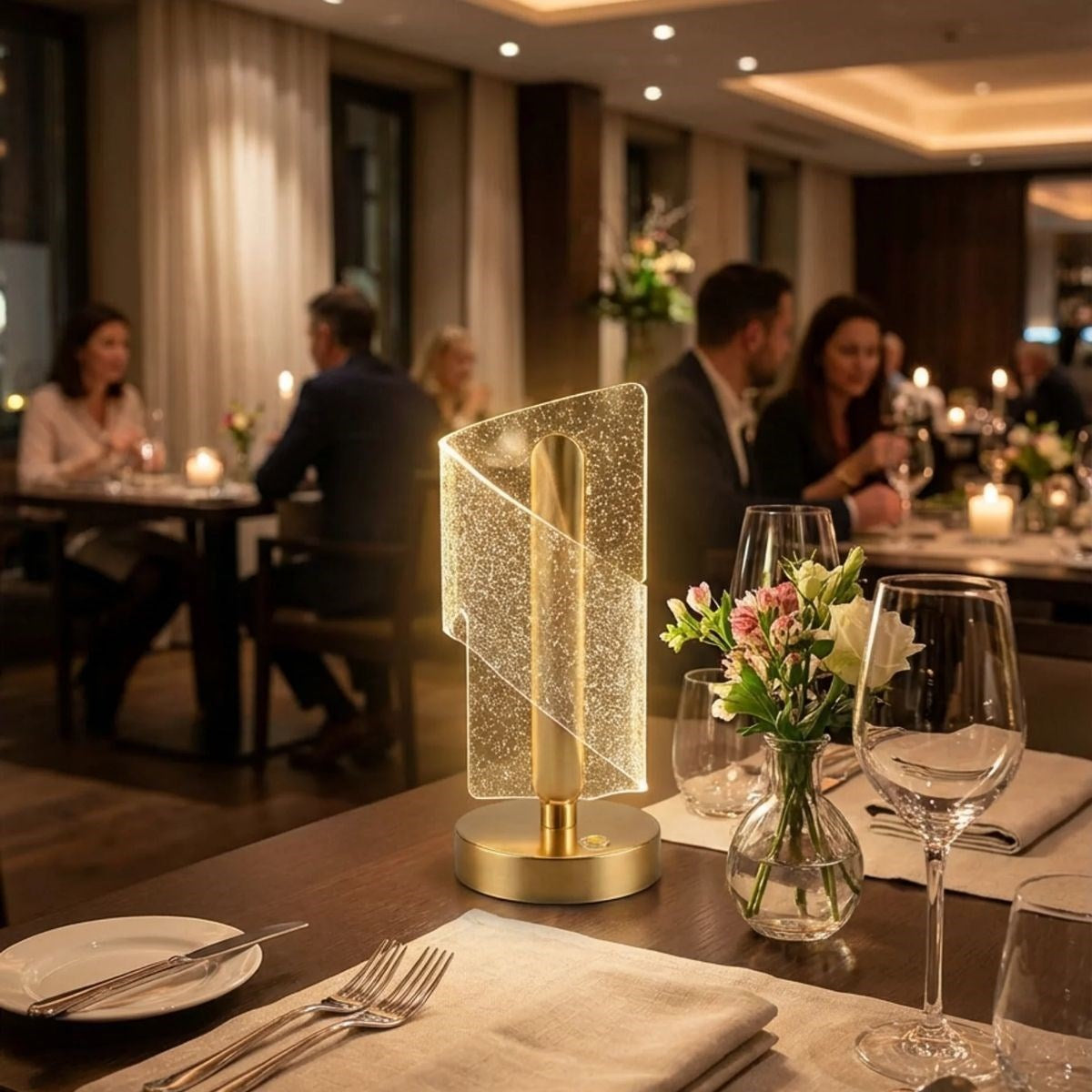 Çapraz Kavisli Kristal Simli LED Masa Lambası – Gold Gövdeli, Dokunmatik, 3 Kademe Işık Ayarlı Şarjlı Dekoratif Lamba (5286)
