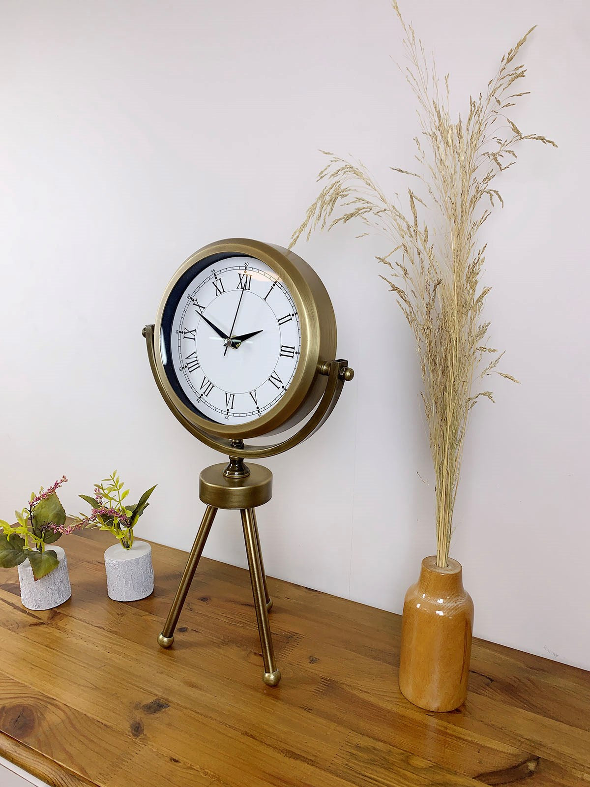 Zentime Eskitme Dekoratif Üç Ayaklı Masa Saati