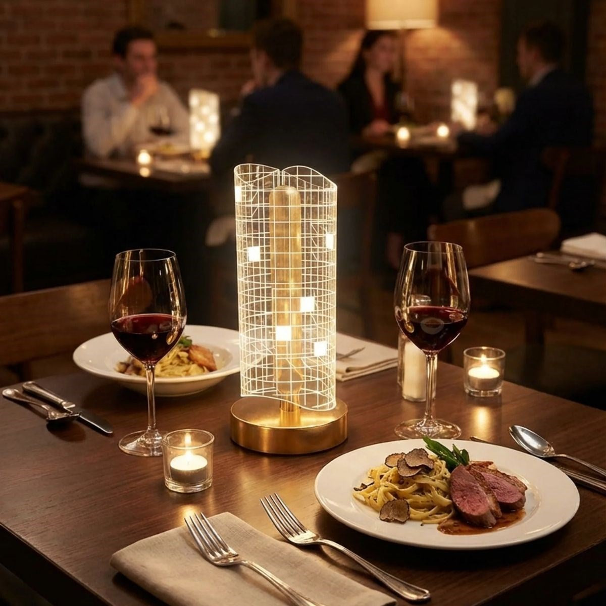 Dalgalı Silindirik Kristal Kareli Model LED Masa Lambası – Gold Tabanlı, Dokunmatik, 3 Renk Işık Modlu, Şarjlı Modern Dekoratif Gece Lambası (5286)