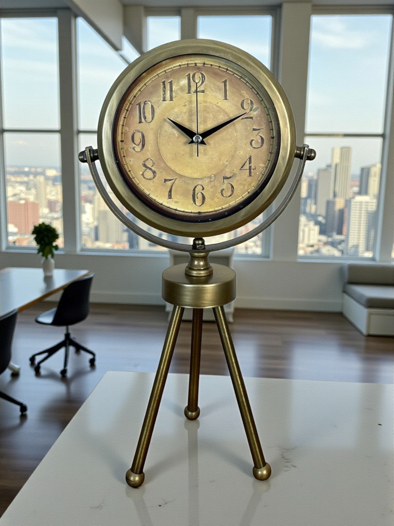 Zentime Eskitme Bronz Üç Ayaklı Metal Masa Saati