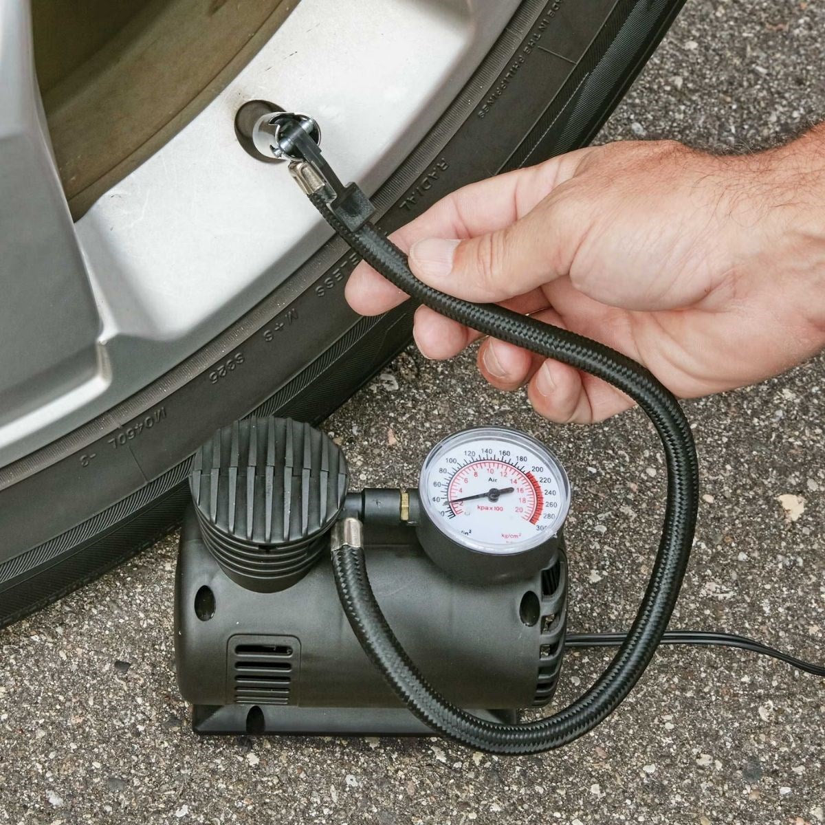 ANKAVERSE® 300 PSI Güçlü Taşınabilir Hava Kompresörü–Araba, Motosiklet, Bisiklet ve Top Şişirme İçin Çakmaklıklı Lastik Şişirme Pompası