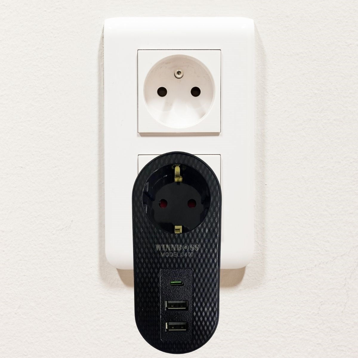 ANKAVERSE® 2 USB,1 TYPE-C Girişli 1'li Çocuk Korumalı,Isıya Karşı Dayanıklı 2500Watt Termal Akım Korumalı Priz