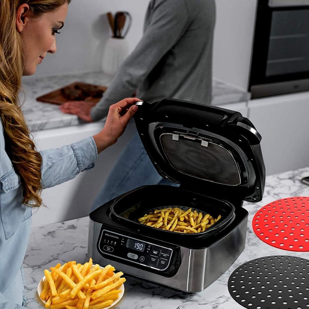 ANKAVERSE® Siyah Silikon Airfryer Pişirme Matı - Isıya Dayanıklı, 23 cm