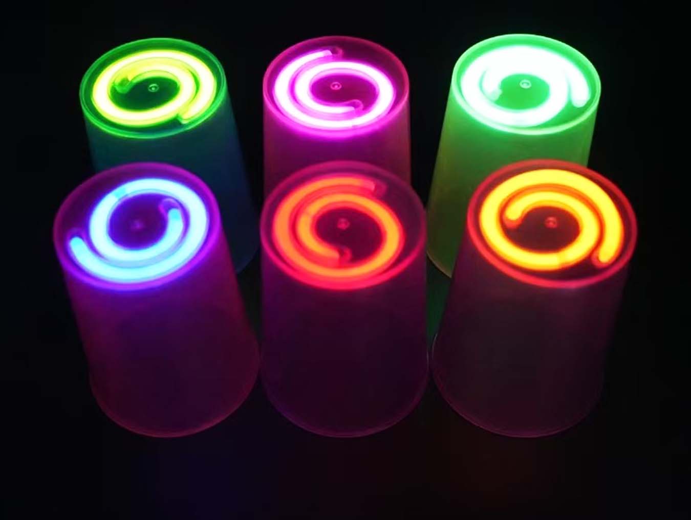 Karanlıkta Yanan Gece Işığı Mega Glow Bardaklar 8 Adet 8.5 x 10.5 cm (5286)