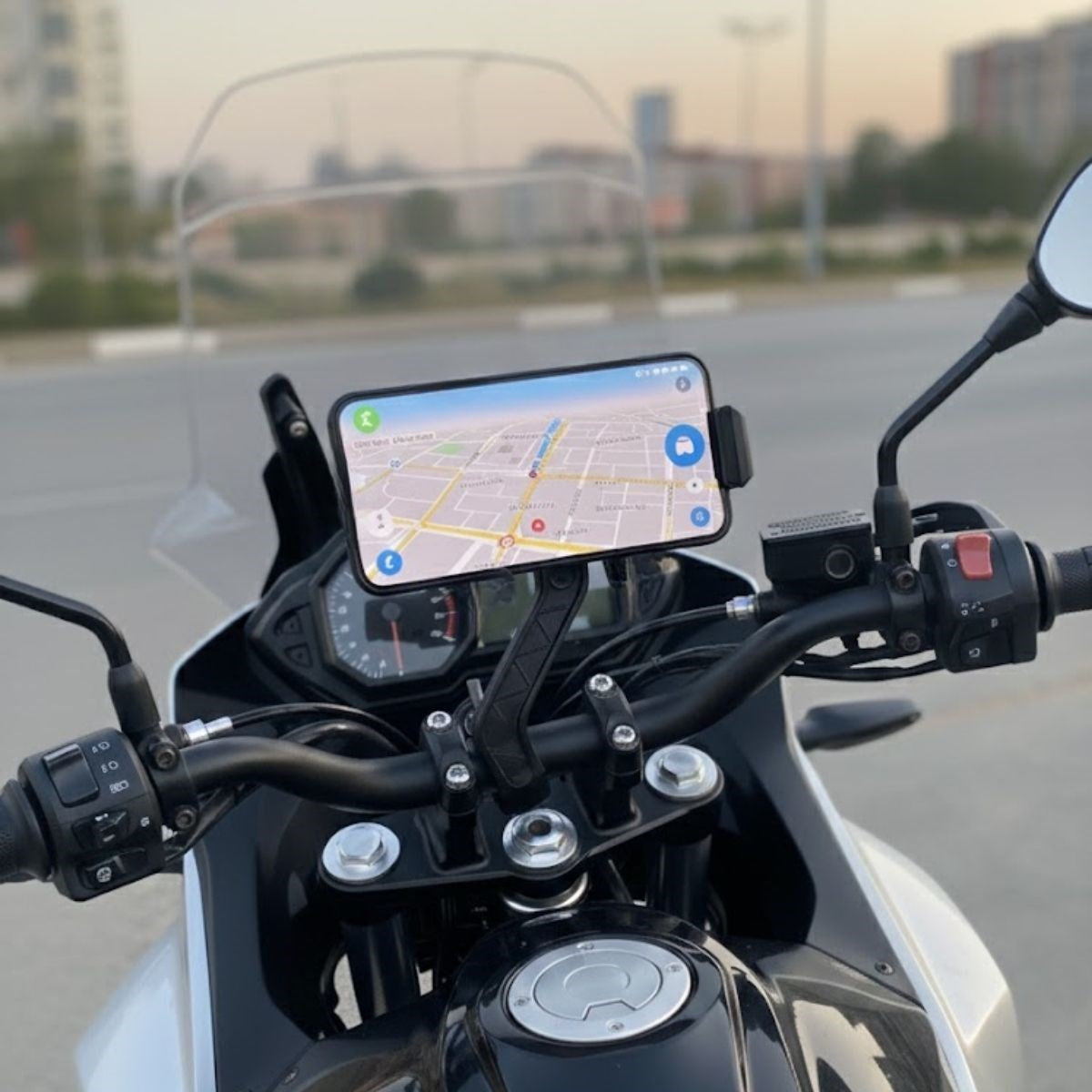 Motosiklet Gidon Telefon Tutucu–360° Döner, Kaymaz Sabitleme Sistemli, Sarsıntı Önleyici Telefon Tutucu Aparat (5286)