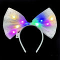 Rengarenk Led Işıklı Fiyonk Şekilli Tül Parti Tacı Beyaz Renk 25x25 cm (5286)