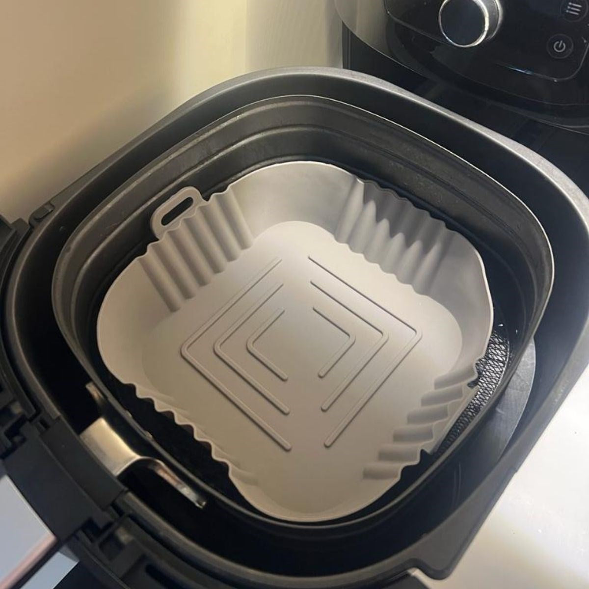 Renkli Isıya Dayanıklı Yıkanılabilir Silikon Fırın Ve Airfryer Kare Model Pişirme Matı 20 Cm (5286)