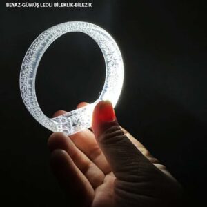 Beyaz-Gümüş Led Işıklı Baskı Yapılabilen Pilli Bileklik Bilezik 1,5 cm Genişlik (5286)